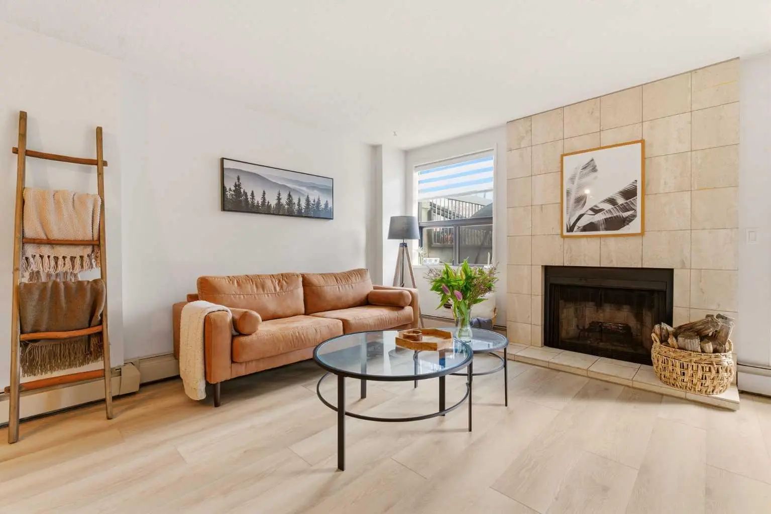 Xxx, Xxx Xx Avenue Sw Calgary Alberta T2S 0K6 Cliff Bungalow Details