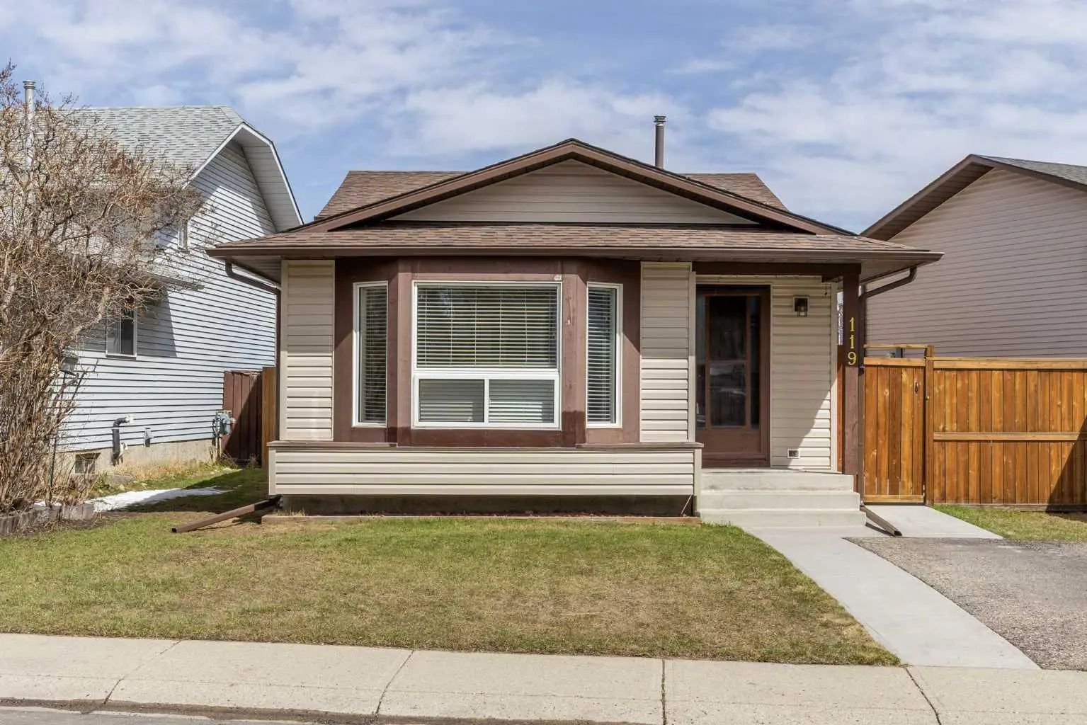 Xxx Bedfield Close Ne Calgary Alberta T3K 3L6 Beddington Heights Details