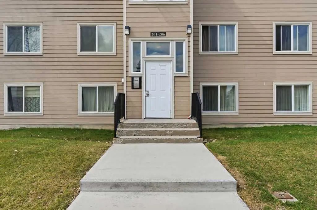 Xxx Xxx Heritage Drive Se Calgary Alberta T2H 1N2 Acadia Details