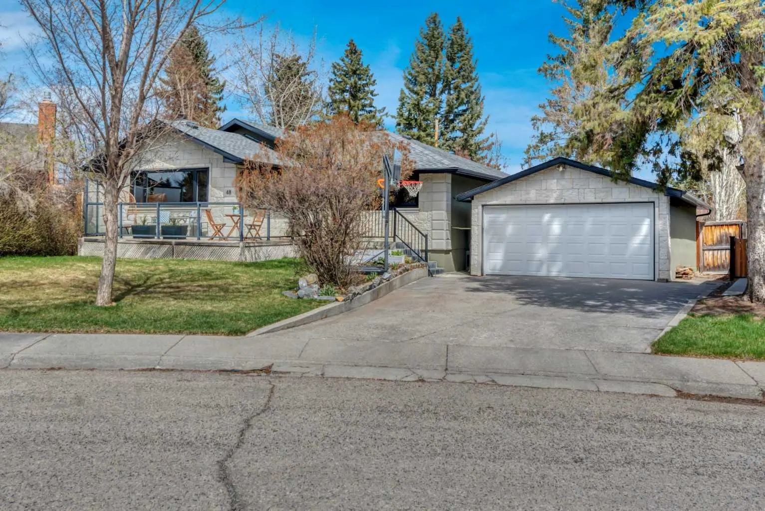 Xx Waterloo Drive Sw Calgary Alberta T3C 3E8 Wildwood Details