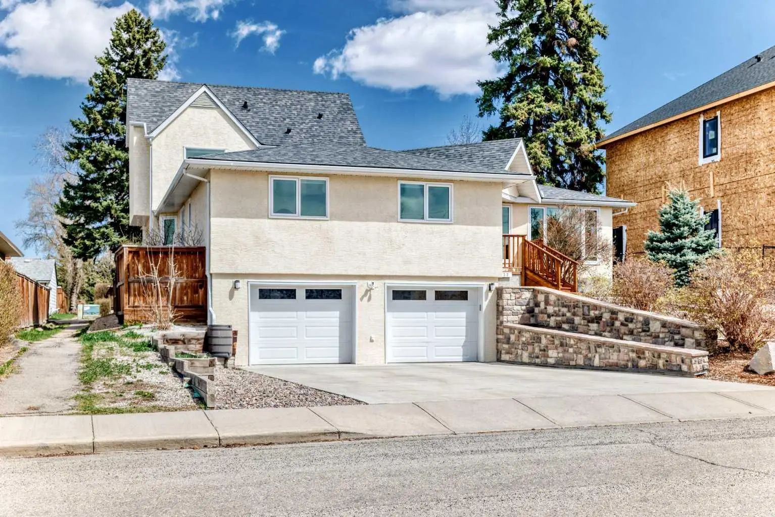 Xxxx Xx Avenue Nw Calgary Alberta T2N 1H9 St Andrews Heights Details