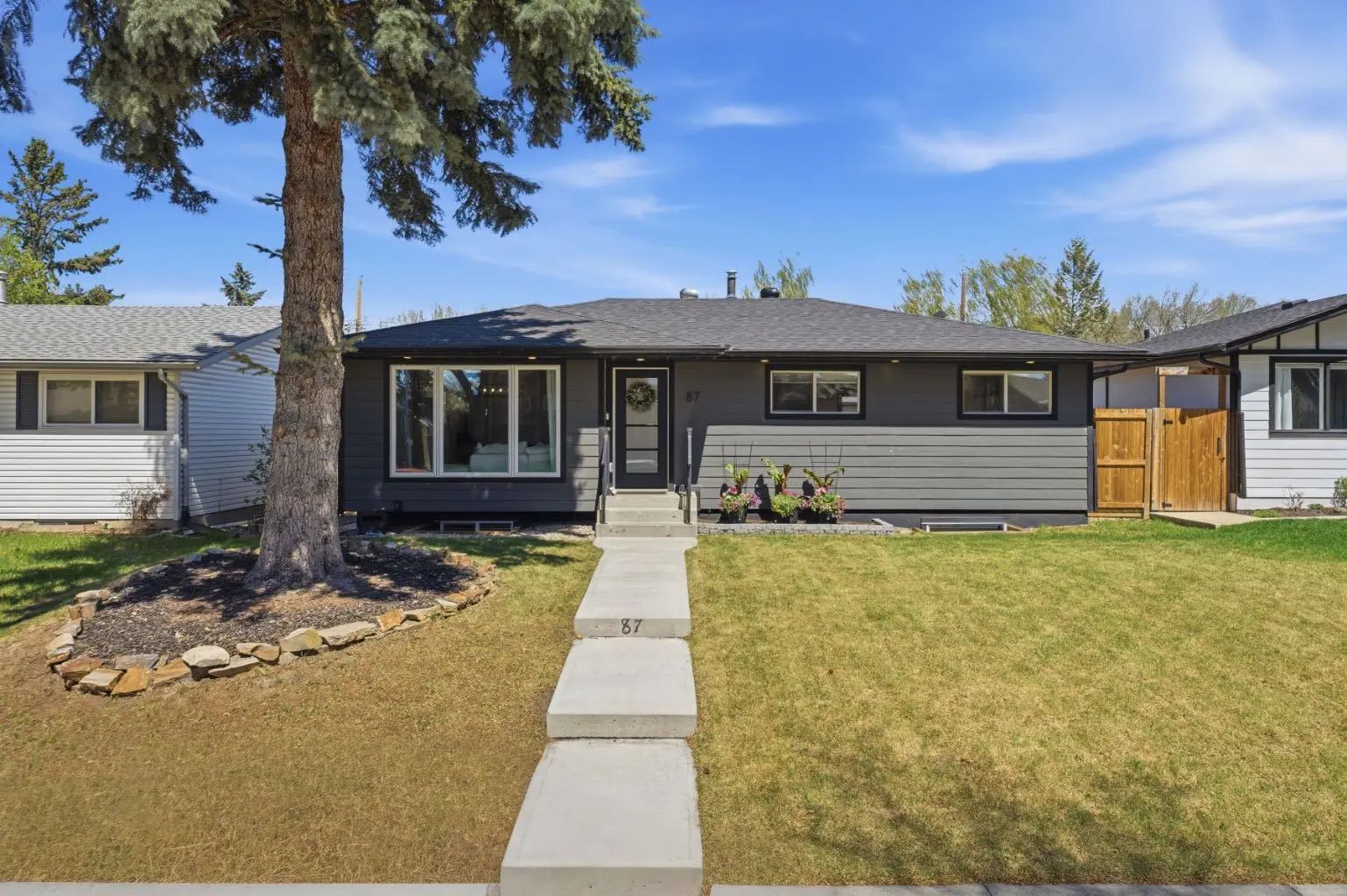 Xx Armstrong Crescent Se Calgary Alberta T2J 0X2 Acadia Details