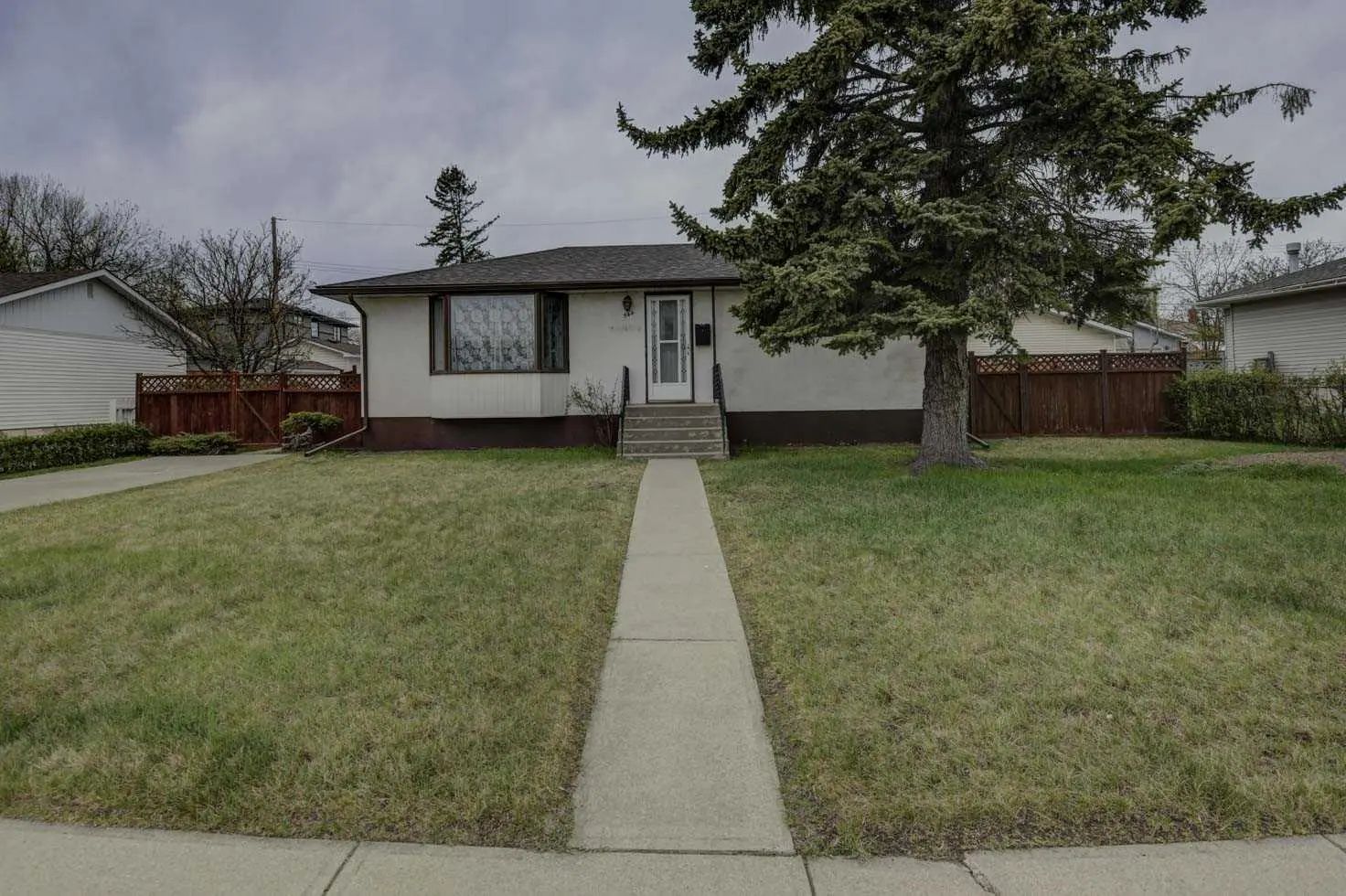 Xxx Thornhill Place Nw Calgary Alberta T2K 2S7 Thorncliffe Details