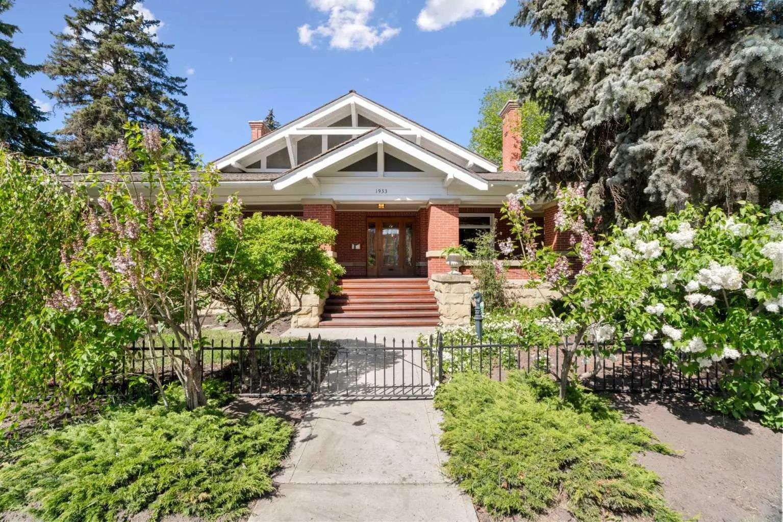 Xxxx X Street Sw Calgary Alberta T2S2B2 Cliff Bungalow Details