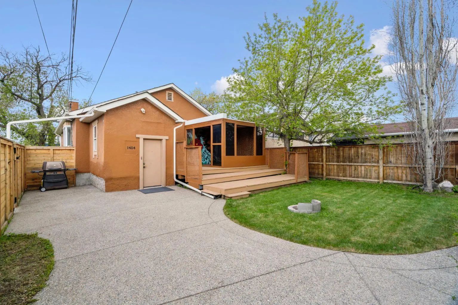 Xxxx Xx Avenue Nw Calgary Alberta T2M 0W6 Capitol Hill Details