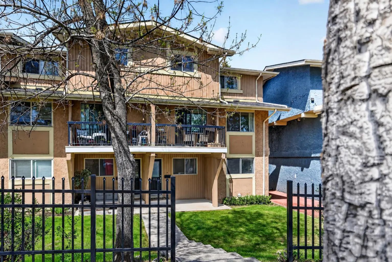 Xxxx Xxxx Woodview Drive Sw Calgary Alberta T2W 3N6 Woodlands Details