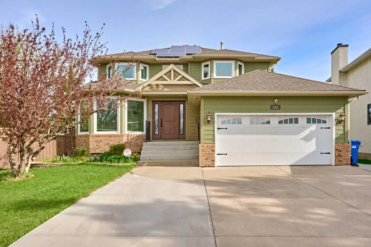 Xxx Edgebank Circle Nw Calgary Alberta T3A 4W1 Edgemont Details
