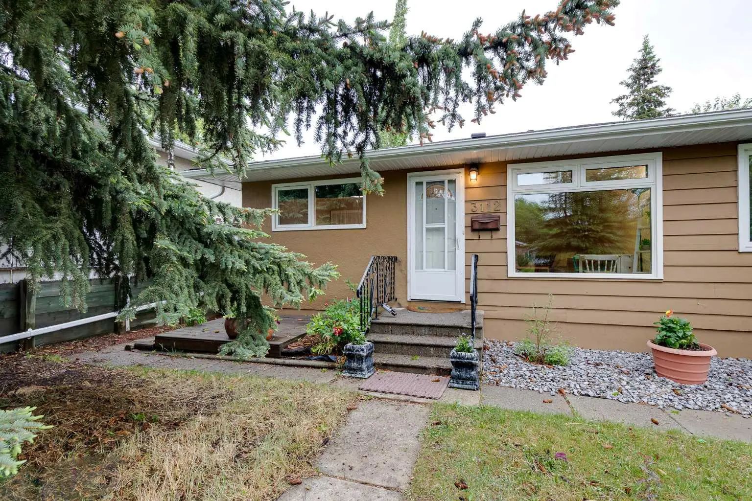 Xxxx Xx Street Sw Calgary Alberta T3E 3M3 Glenbrook Details