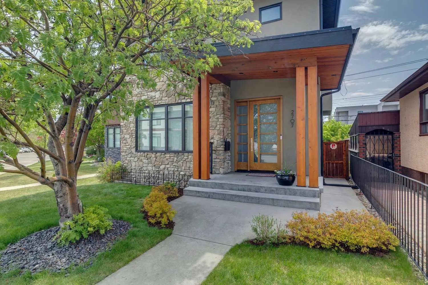 Xxxx X Avenue Nw Calgary Alberta T2N 0C7 West Hillhurst Details