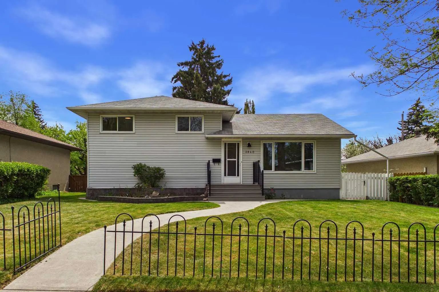 Xxxx Brooklyn Crescent Nw Calgary Alberta T2L 1H2 Brentwood Details