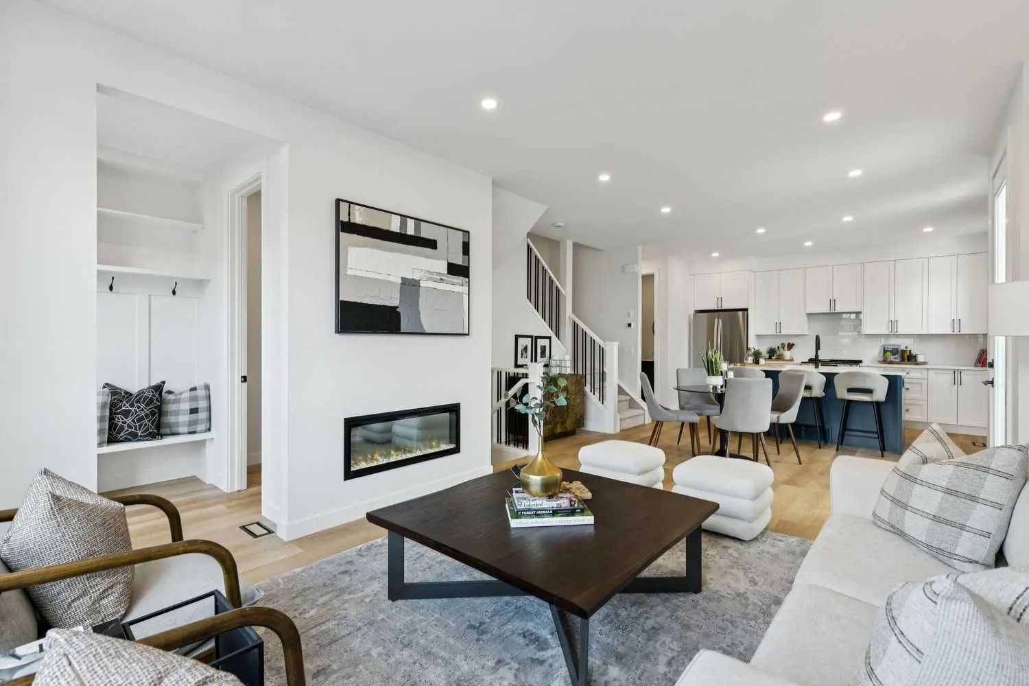 X, Xxx Xx Avenue Nw Calgary Alberta T2M2P9 Highland Park Details