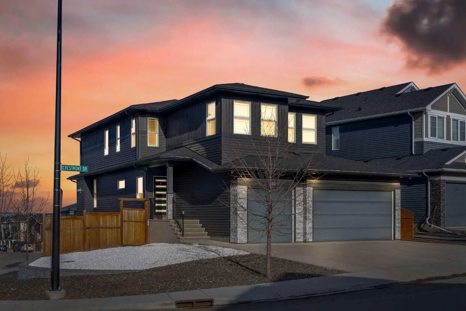Xxx Crestmont Drive Sw Calgary Alberta T3B 6G9 Crestmont Details
