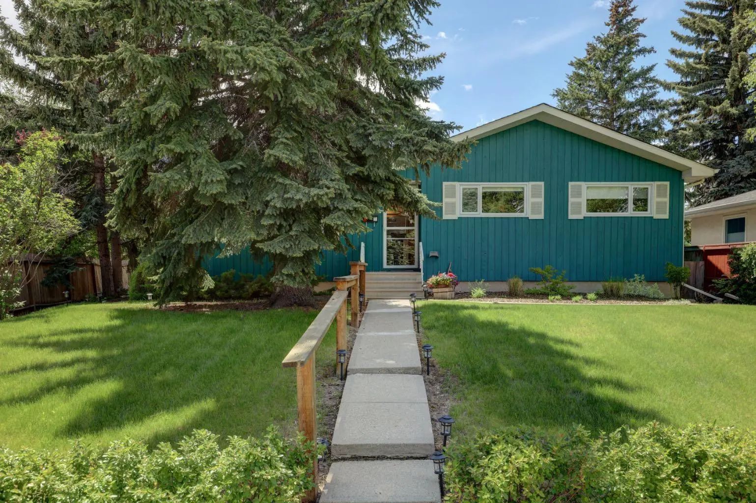 Xx Brown Crescent Nw Calgary Alberta T2L1N5 Brentwood Details