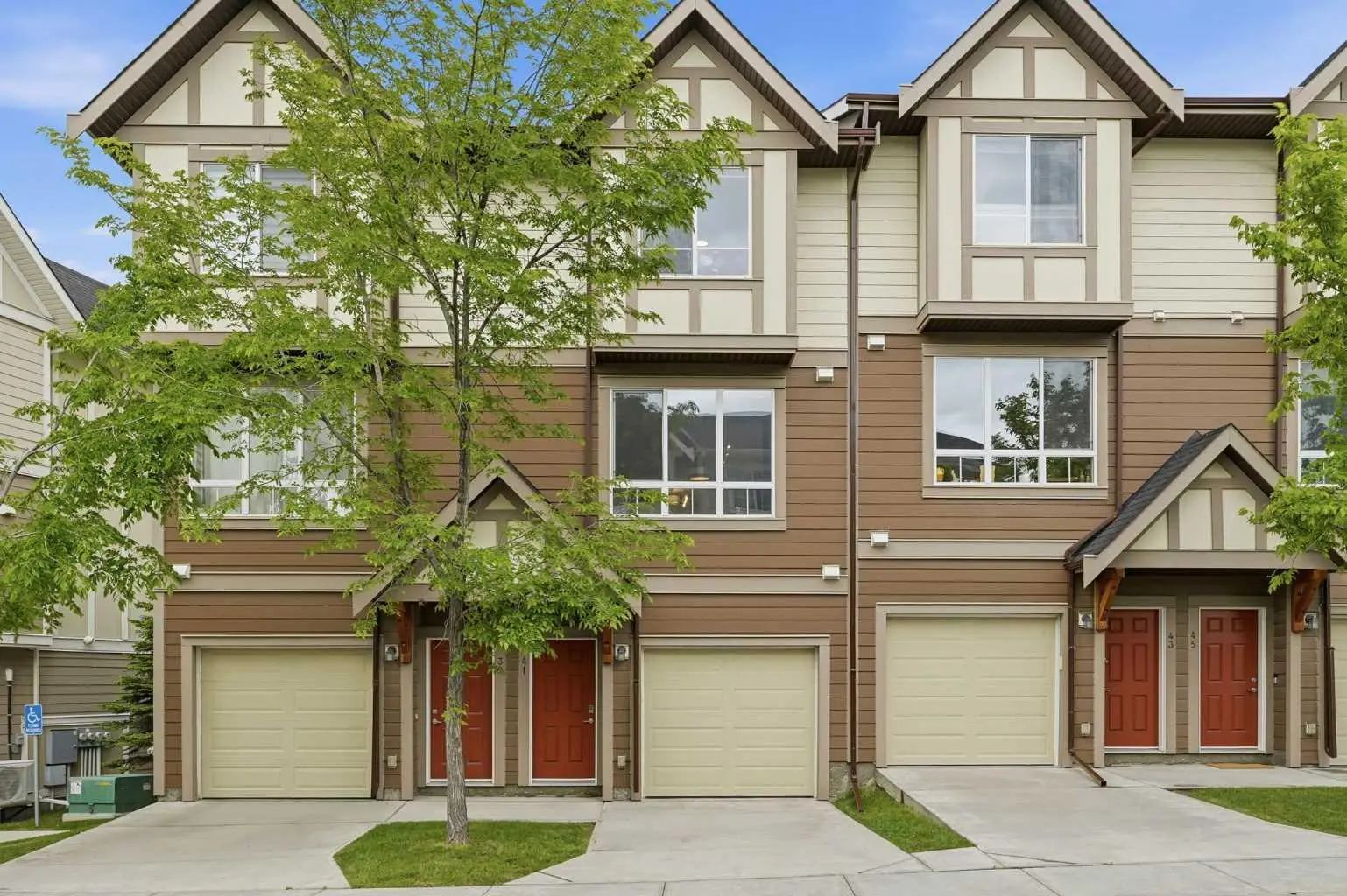 Xx Sherwood Lane Nw Calgary Alberta T3R 0V3 Sherwood Details