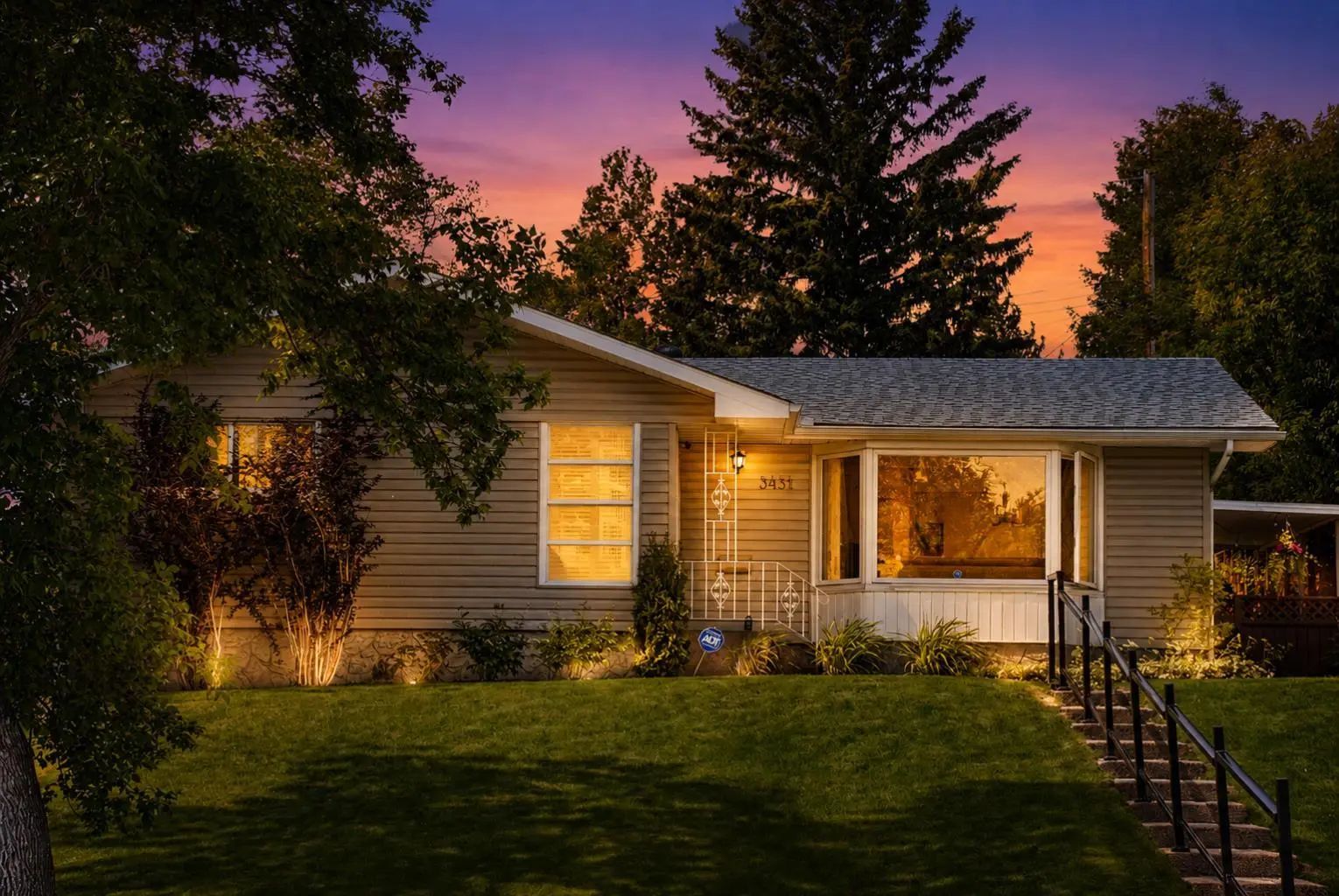 Xxxx Xx Street Nw Calgary Alberta T2L 0T8 Charleswood Details