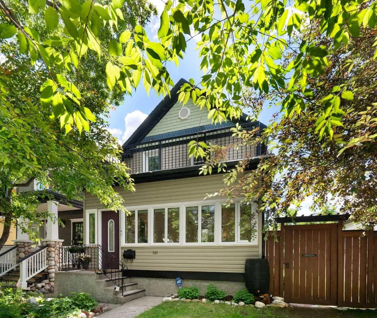 Xxx Xx Avenue Ne Calgary Alberta T2E0X7 Renfrew Details