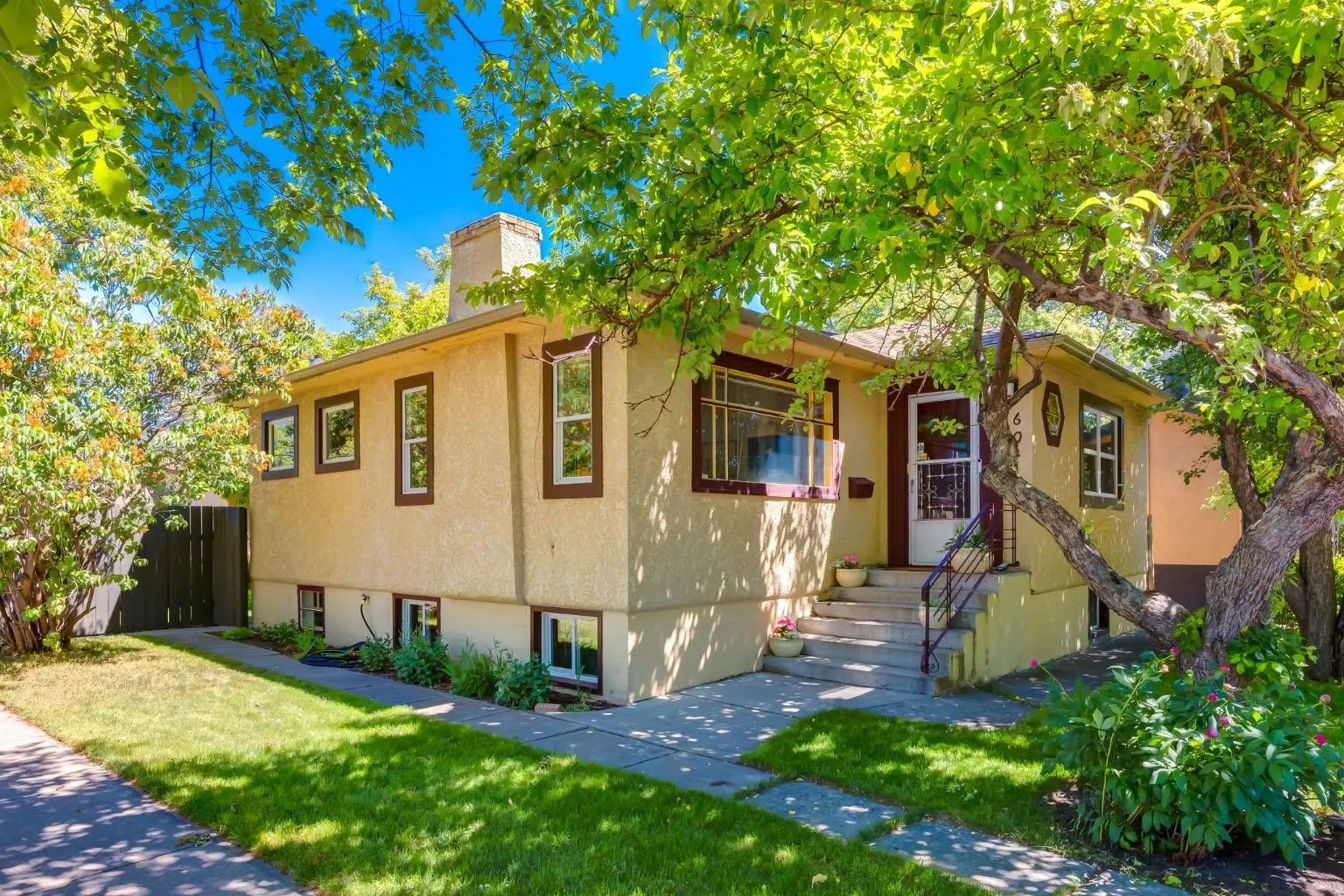 Xxx Xx Avenue Ne Calgary Alberta T2E 0X8 Renfrew Details