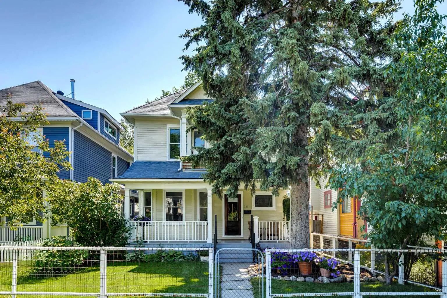 Xxx Xx Avenue Sw Calgary Alberta T2S 0G9 Cliff Bungalow Details