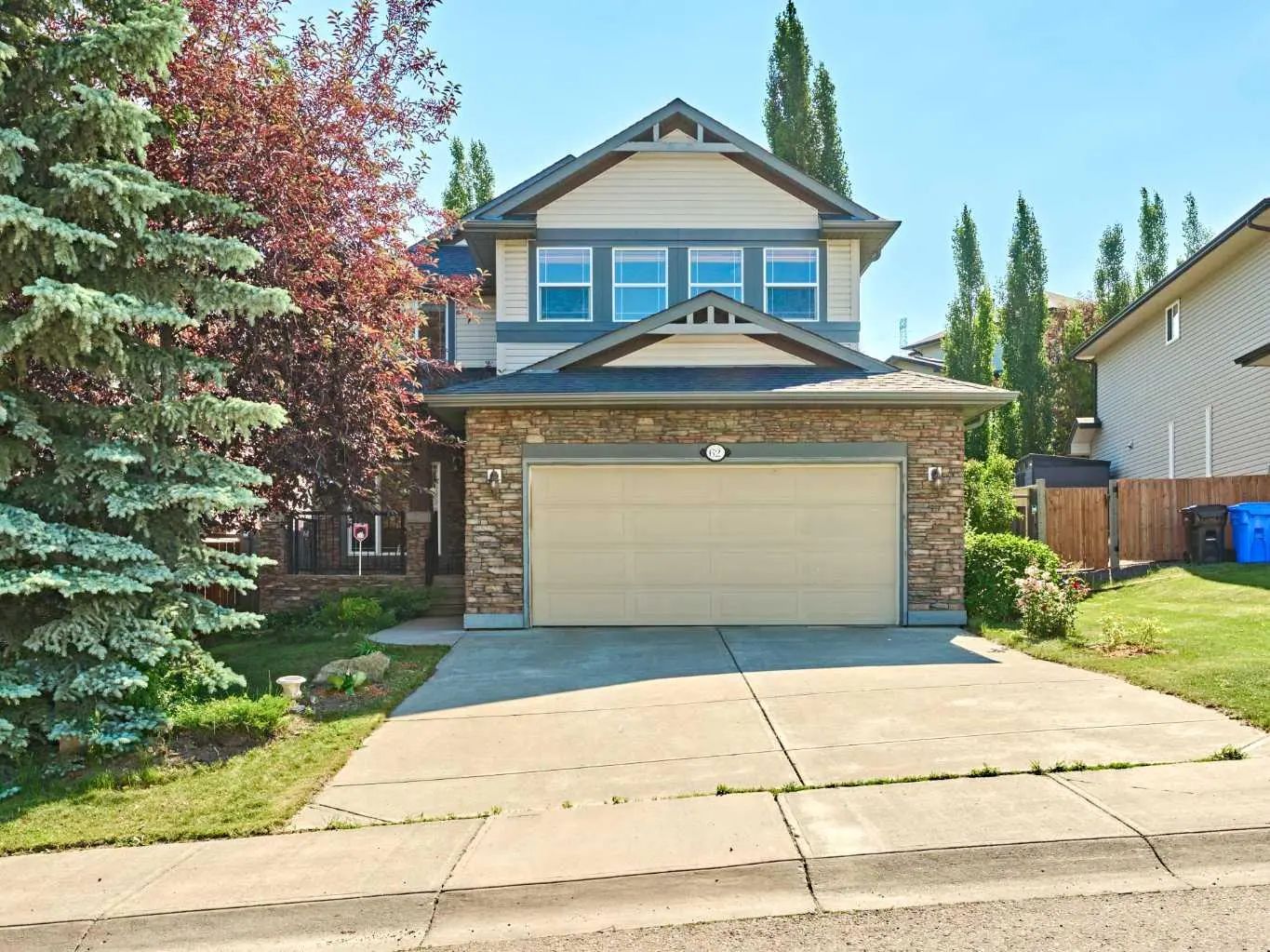Xx Crestmont Drive Sw Calgary Alberta T3B 5X7 Crestmont Details
