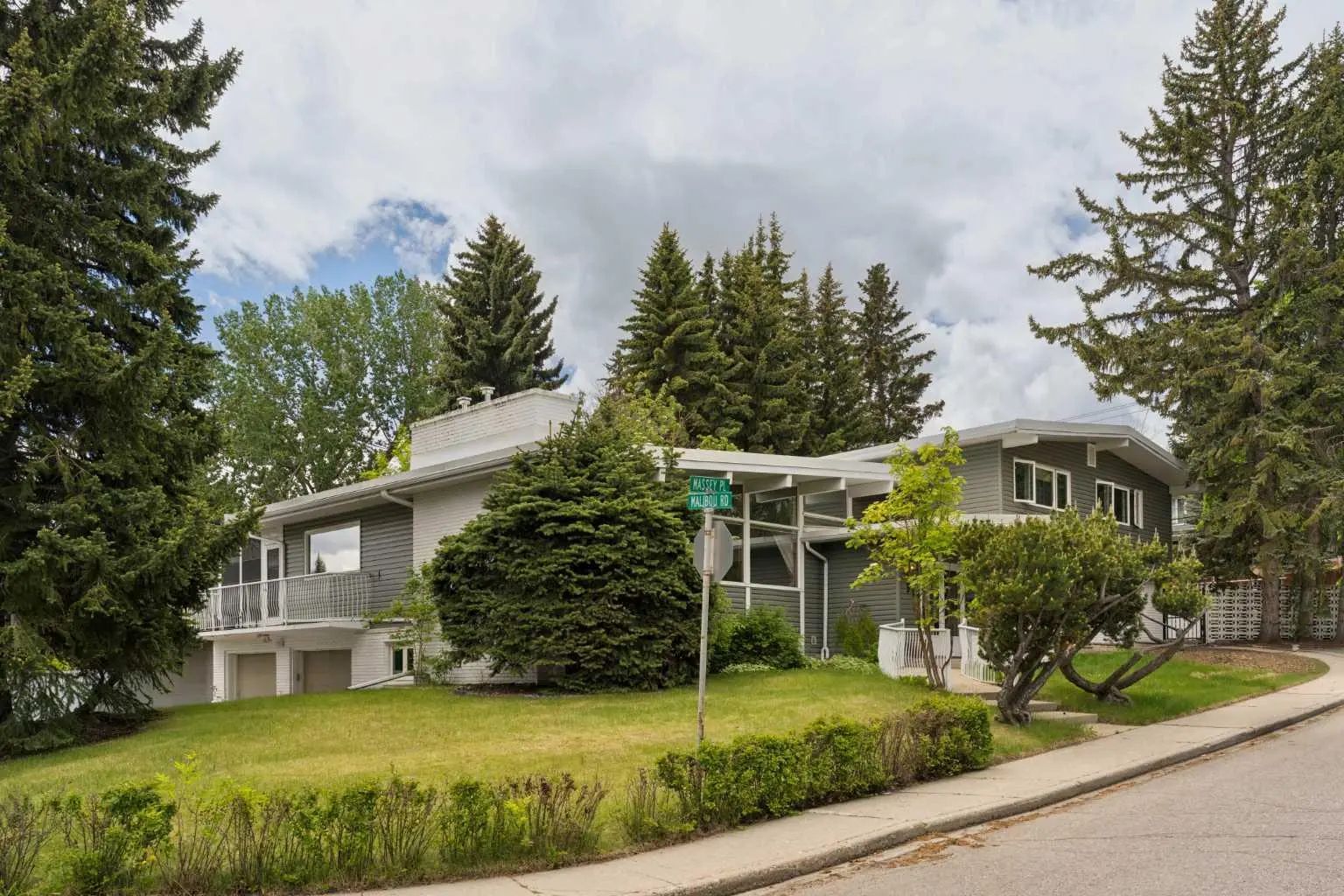 Xx Massey Place Sw Calgary Alberta T2V 2G6 Mayfair Details