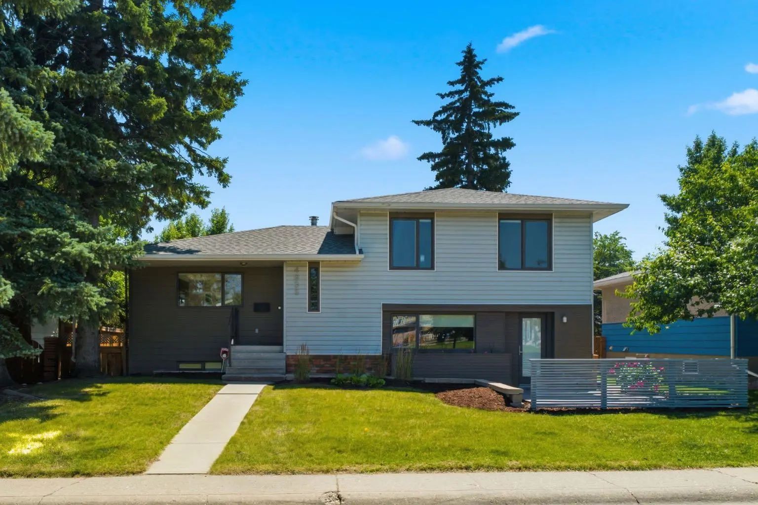 Xxxx Xx Avenue Sw Calgary Alberta T3C 0M3 Westgate Details