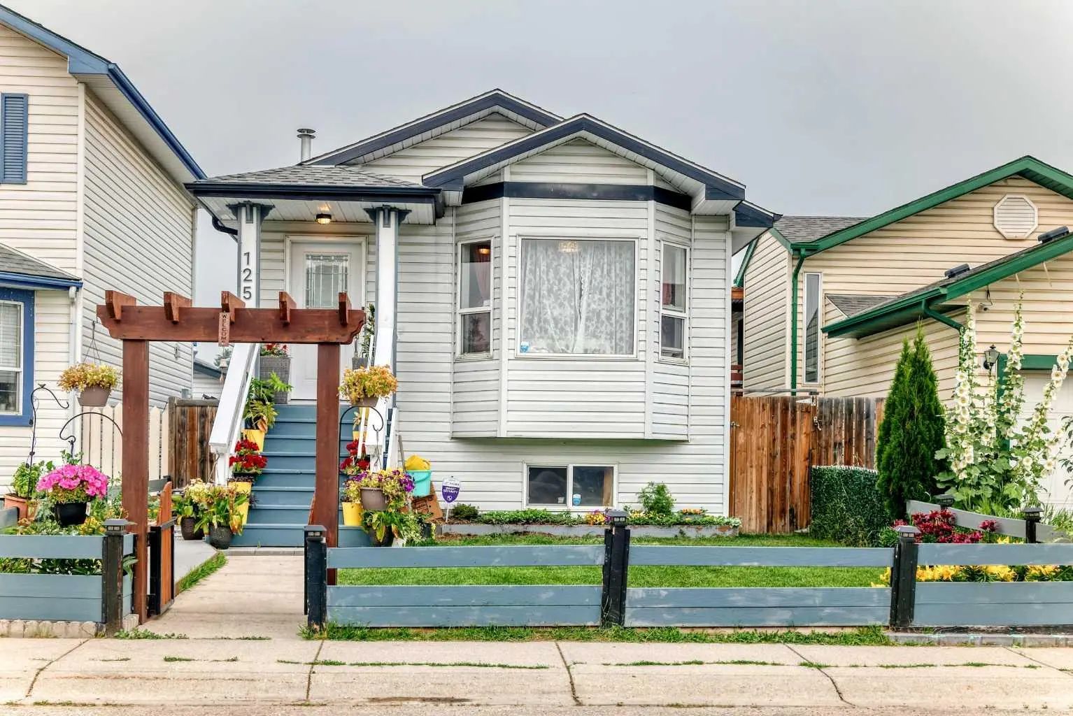 Xxx Appleburn Close Se Calgary Alberta T2A7T6 Applewood Park Details