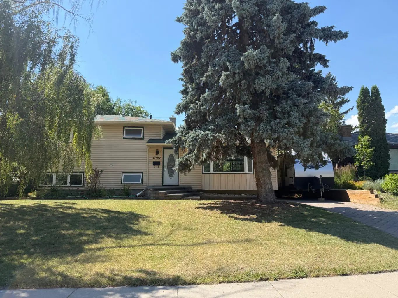 Xxxx Lombardy Crescent Sw Calgary Alberta T3E 5R3 North Glenmore Park Details
