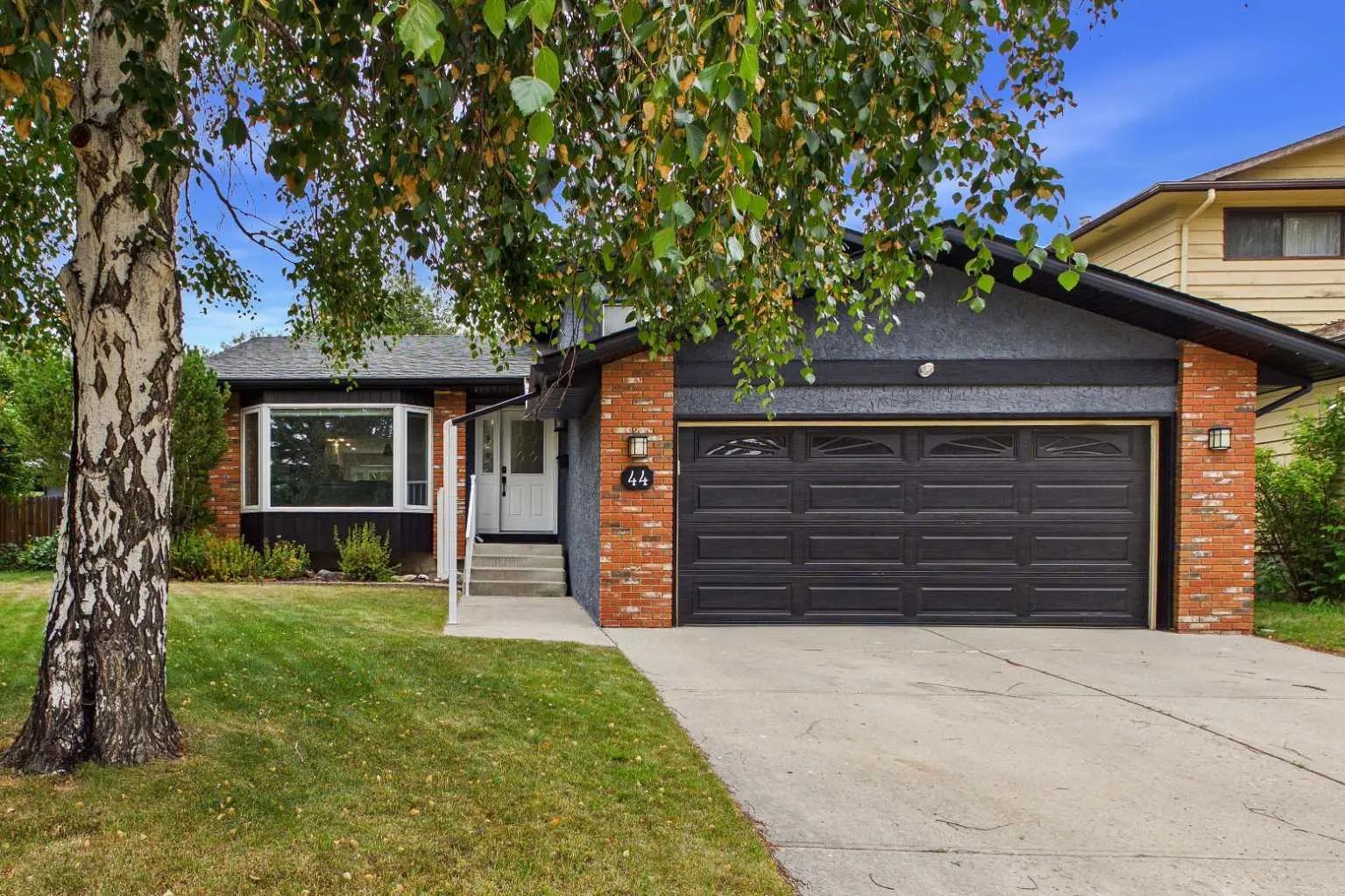 Xx Woodbrook Place Sw Calgary Alberta T2W3Z4 Woodbine Details