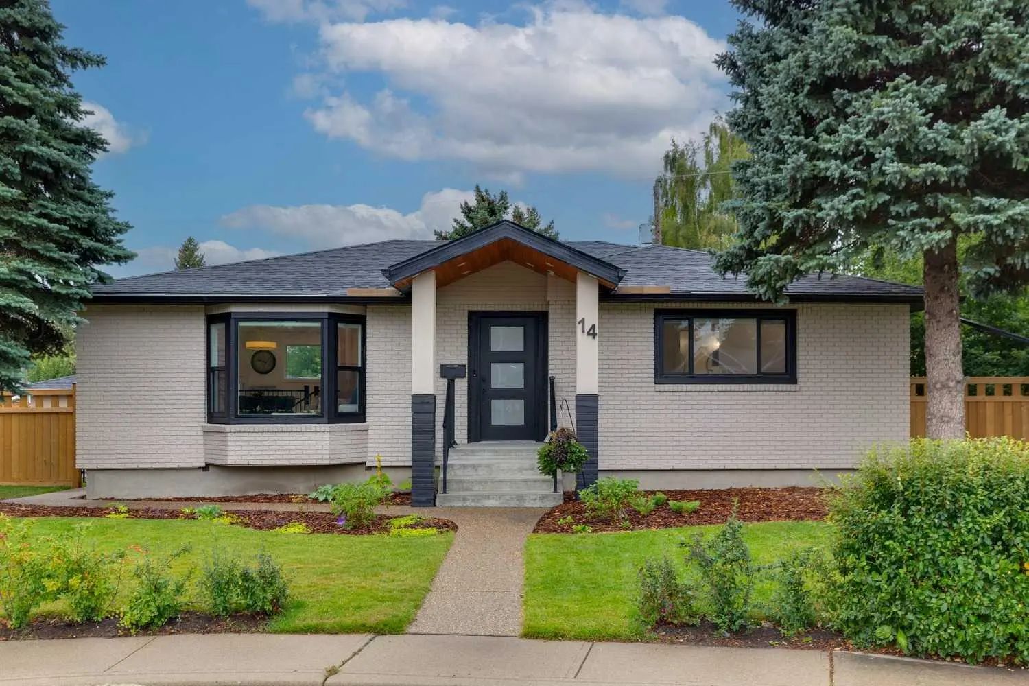 Xx Butte Place Nw Calgary Alberta T2L 1P2 Brentwood Details