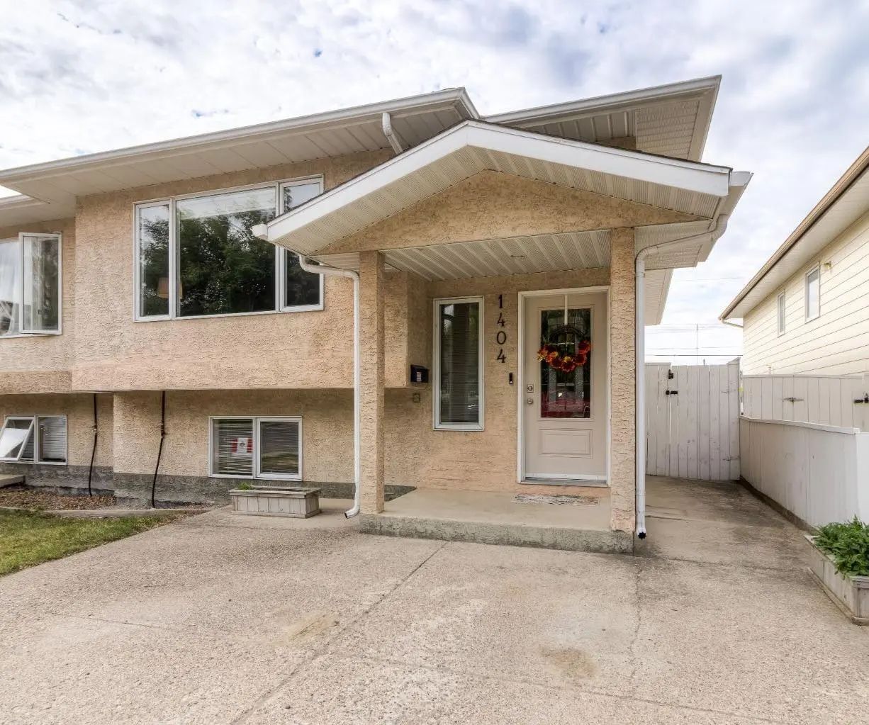 Xxxx Xx Avenue S Lethbridge Alberta T1K 0Y5 Agnes Davidson Details