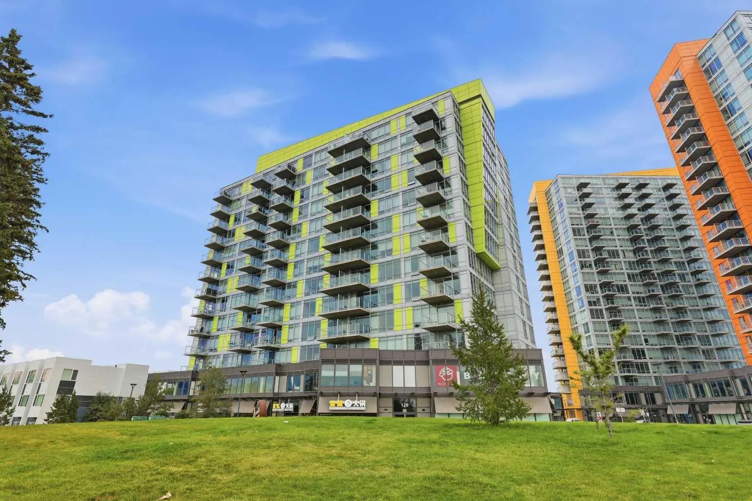 Xxx Xx Brentwood Common Nw Calgary Alberta T2L2L8 Brentwood Details
