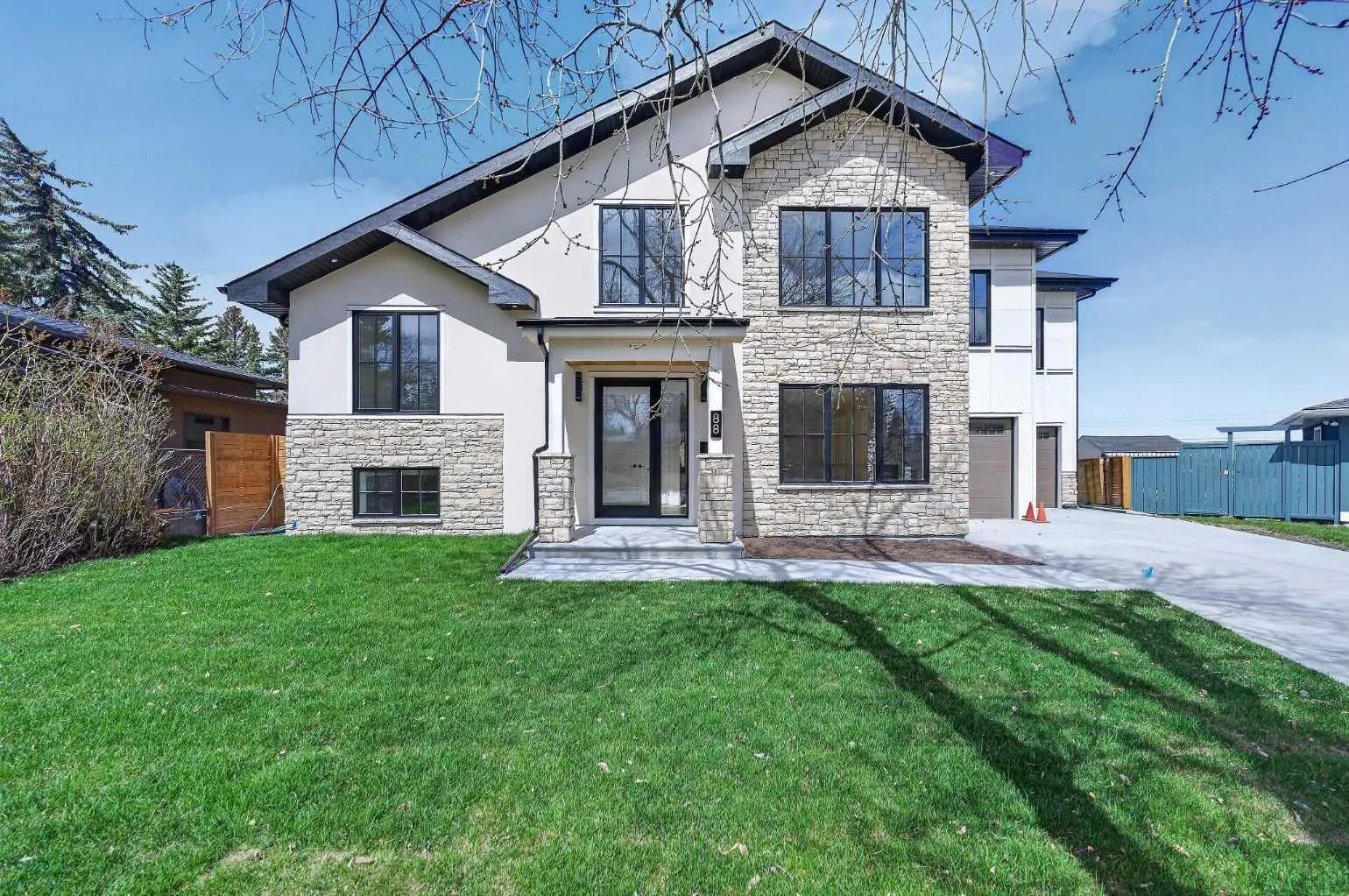 Xx Woodlark Drive Sw Calgary Alberta T3C 4H5 Wildwood Details