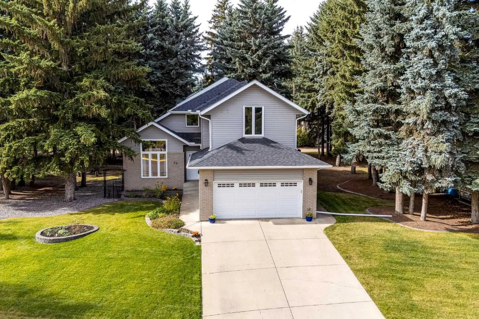 Xx Pickwick Lane  Lacombe Alberta T4L1T5 English Estates Details