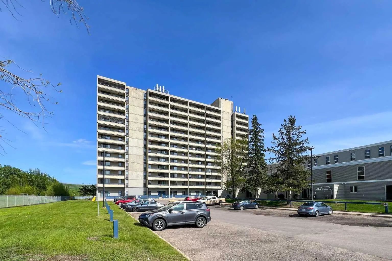 Xxxx Xxxxx Macdonald Drive  Fort McMurray Alberta T9H 4H2 Downtown Details
