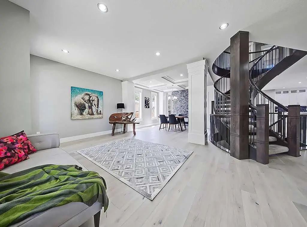 Xxxx X Avenue Nw Calgary Alberta T2N0L4 West Hillhurst Details