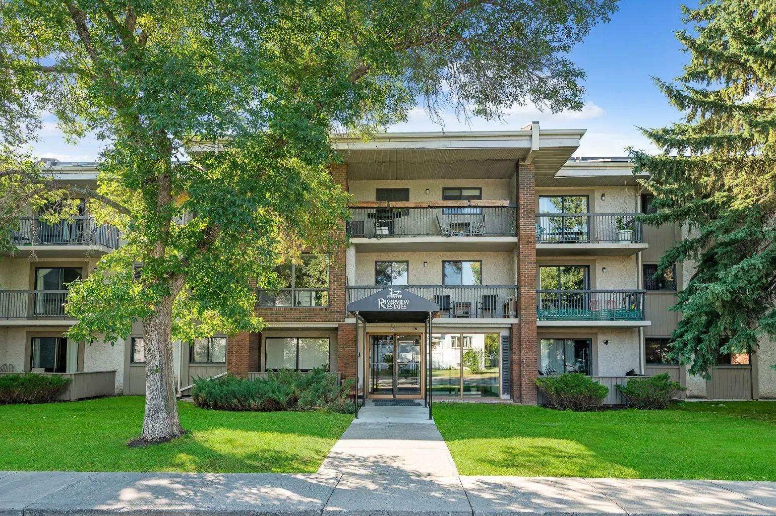 Xxx, Xxxx X Avenue Nw Calgary Alberta T2N0C5 West Hillhurst Details