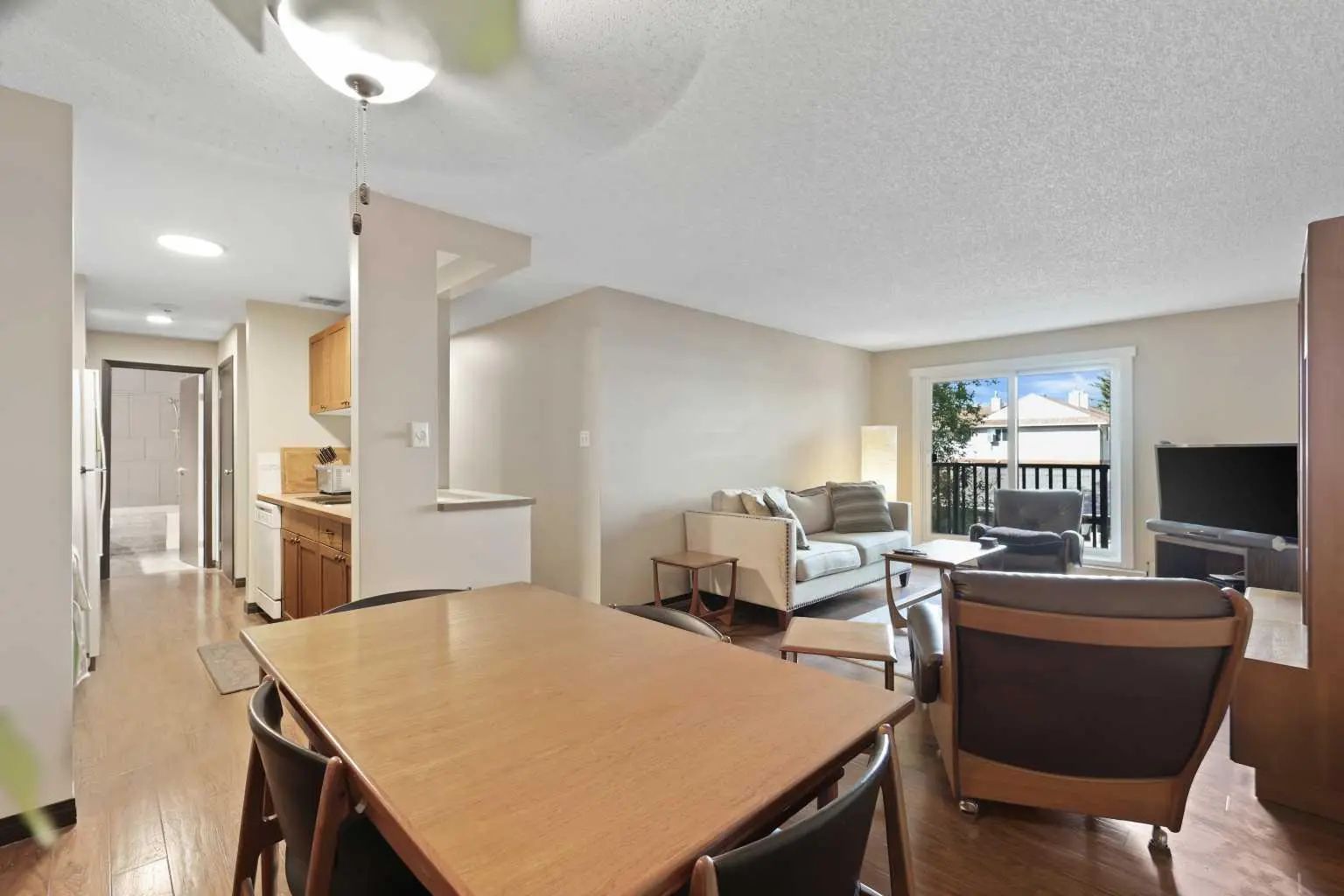 Xxx, Xxx Westwood Drive Sw Calgary Alberta T3C 3T9 Westgate Details