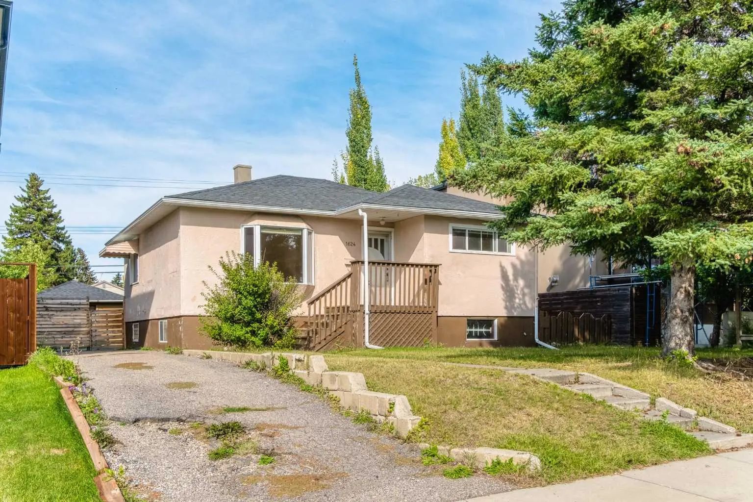 Xxxx Xx Avenue Nw Calgary Alberta T2M 1B1 Capitol Hill Details