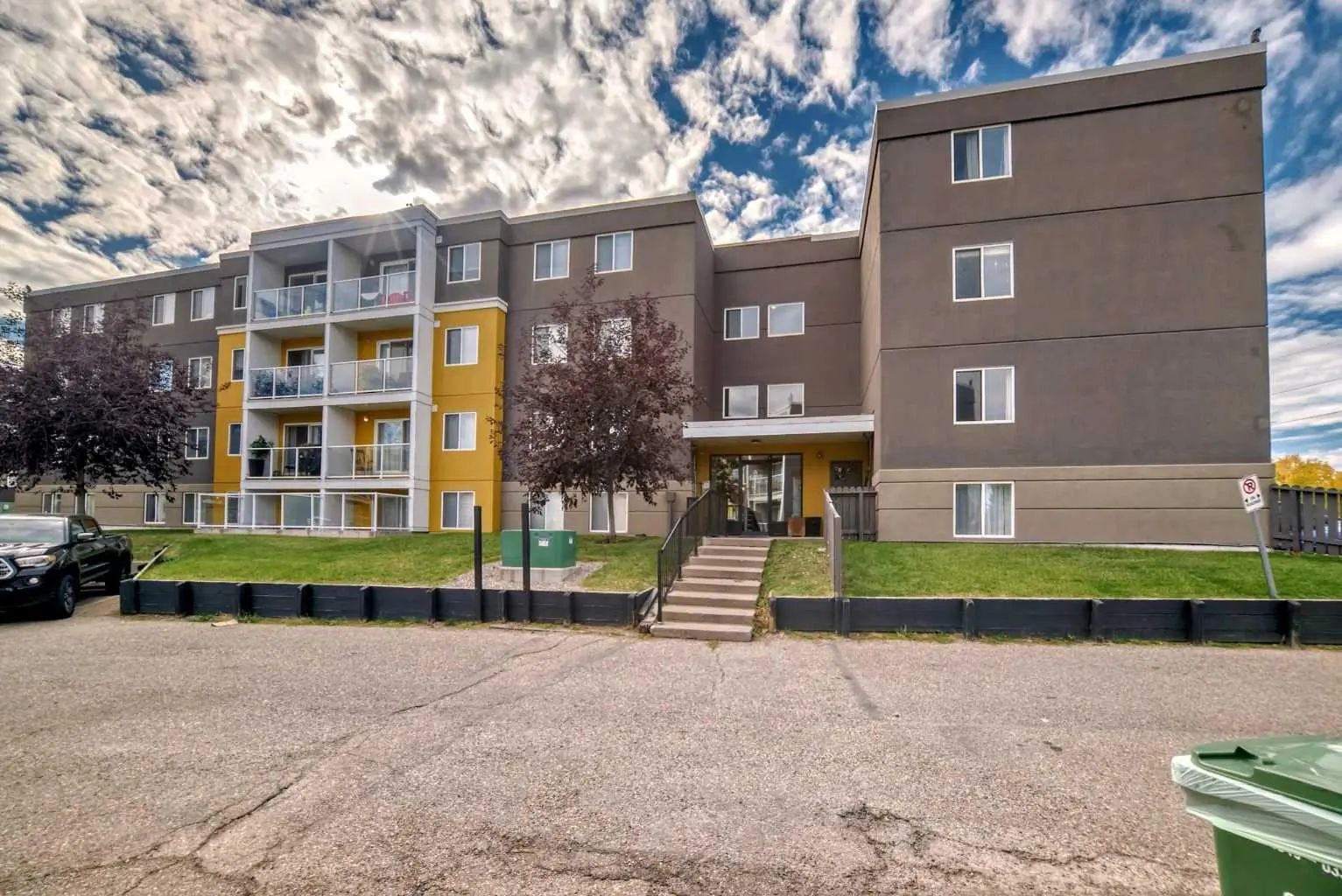 Xxxa, Xxxx Greenview Drive  Calgary Alberta T2E 6M1 Greenview Details