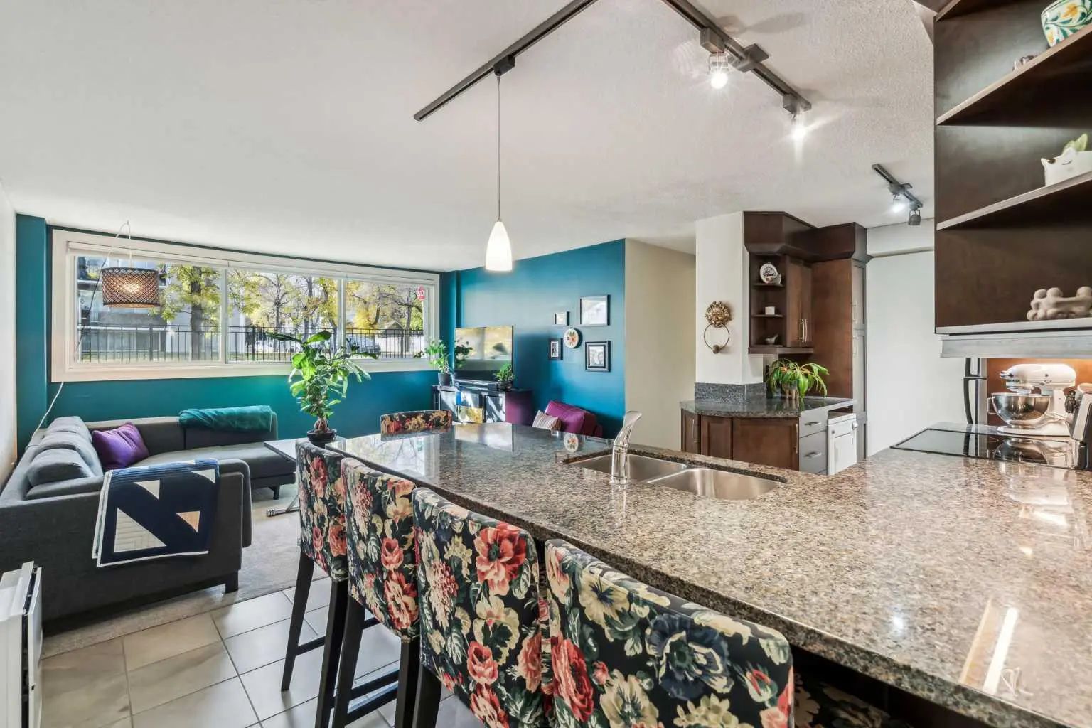 Xxx Xxxx Xx Avenue Sw Calgary Alberta T3C 0X9 Sunalta Details