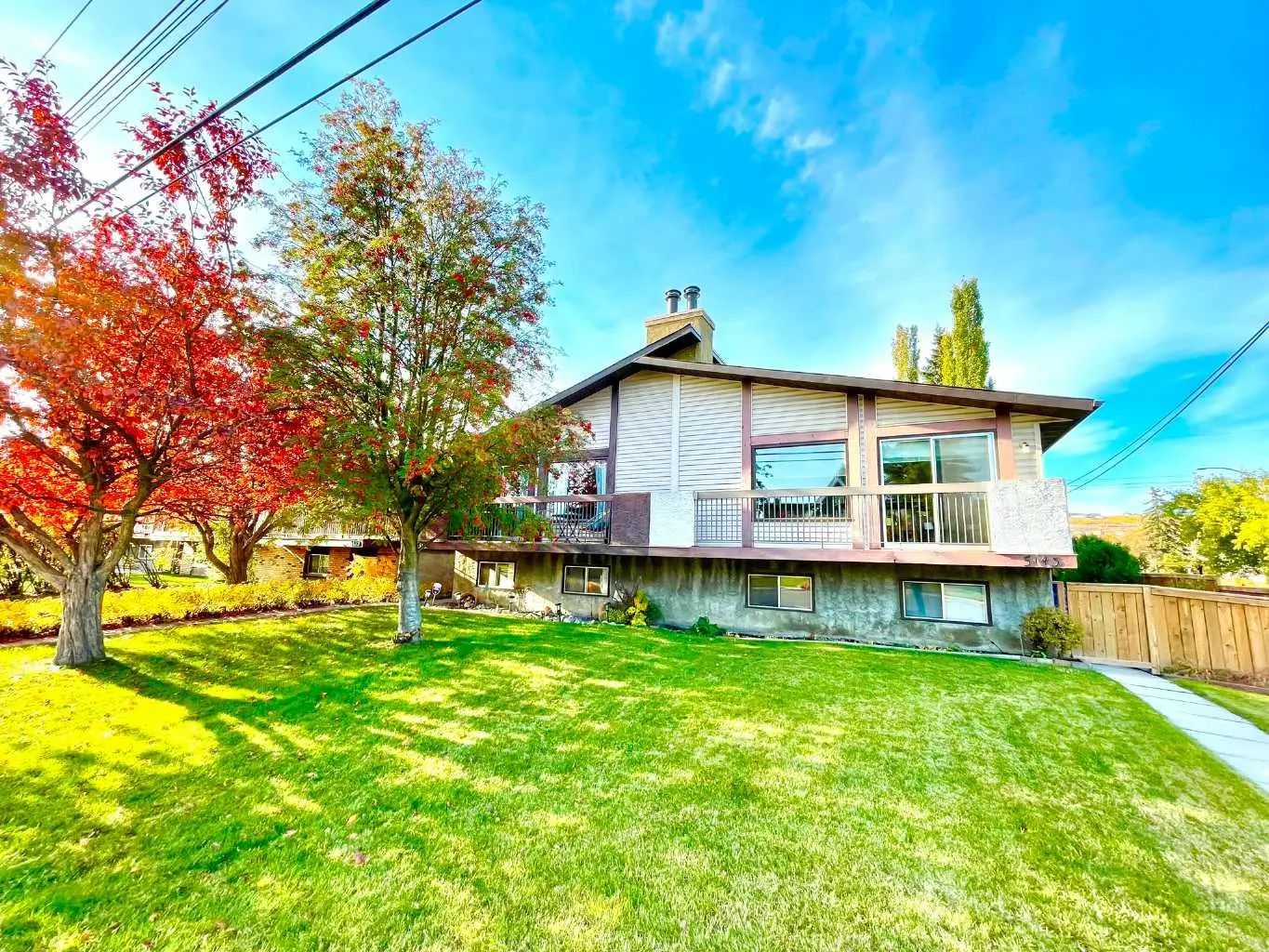 Xxxx Xx Avenue Nw Calgary Alberta T3B 0P8 Montgomery Details