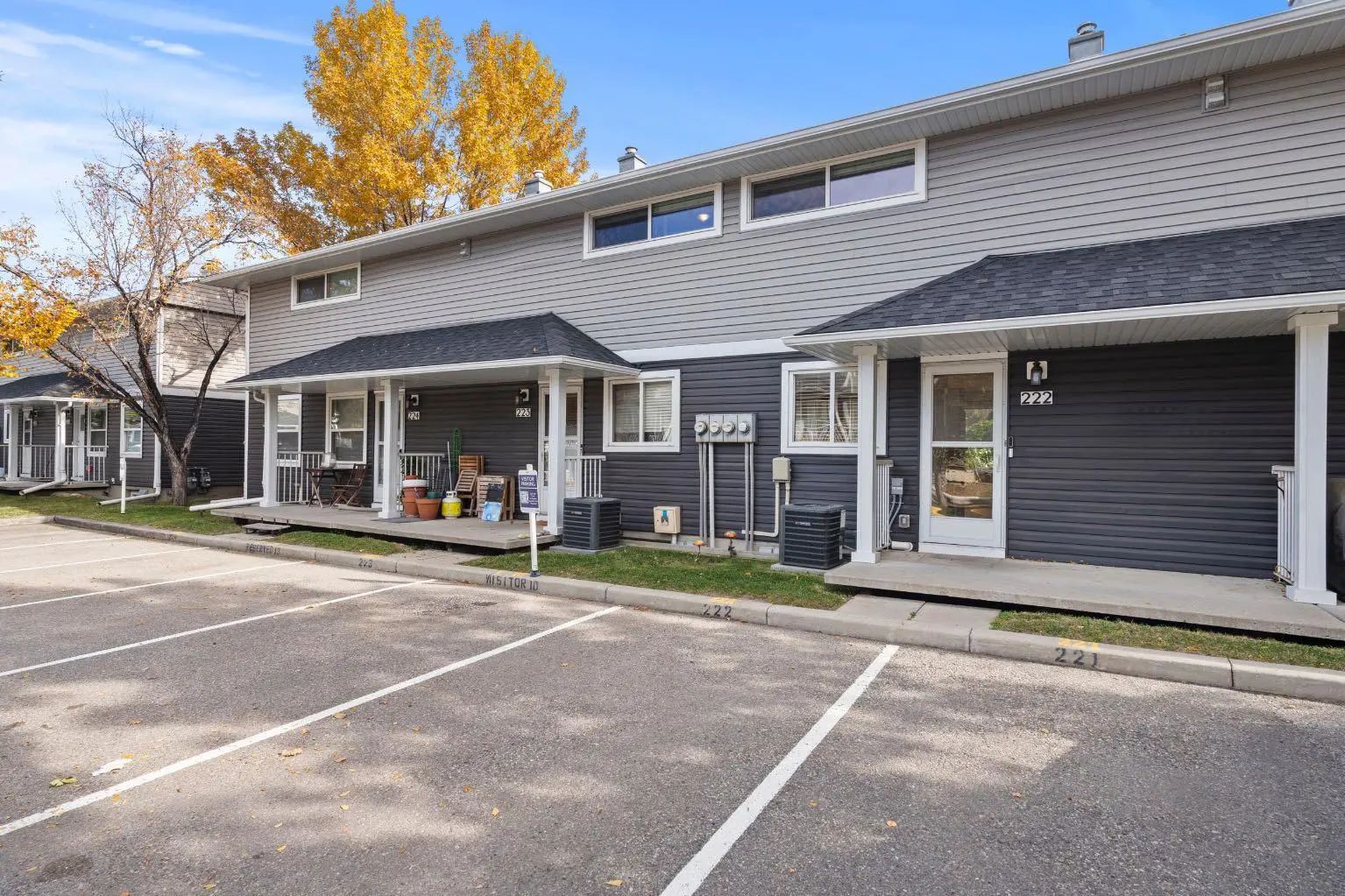Xxx Regal Park Ne Calgary Alberta T2E0S6 Renfrew Details