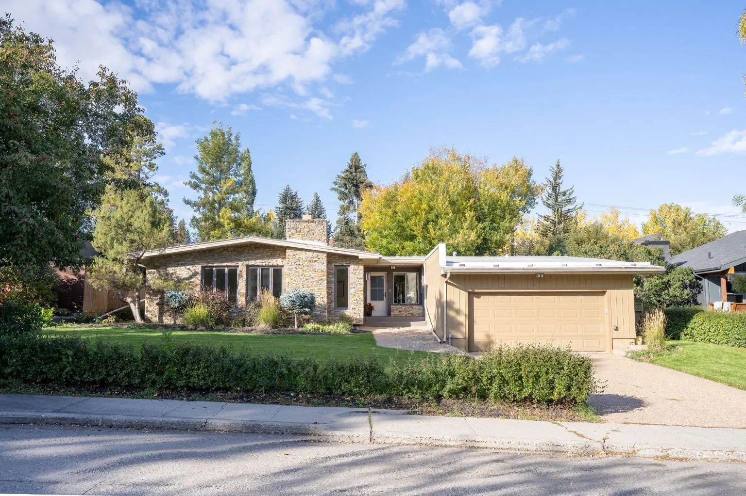 Xx Massey Place Sw Calgary Alberta T2V 2G3 Mayfair Details