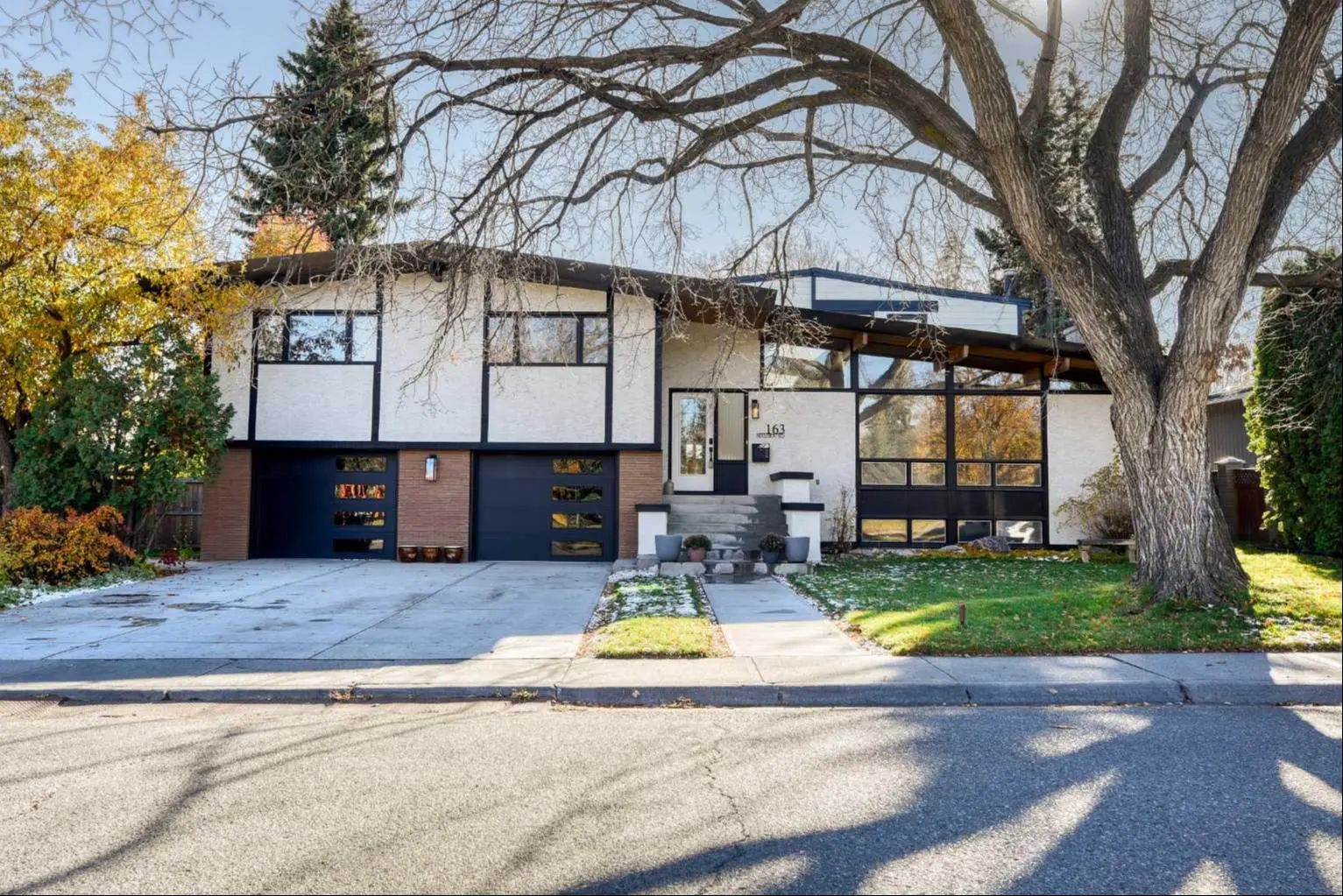 Xxx Malibou Road Sw Calgary Alberta T2V1X5 Mayfair Details