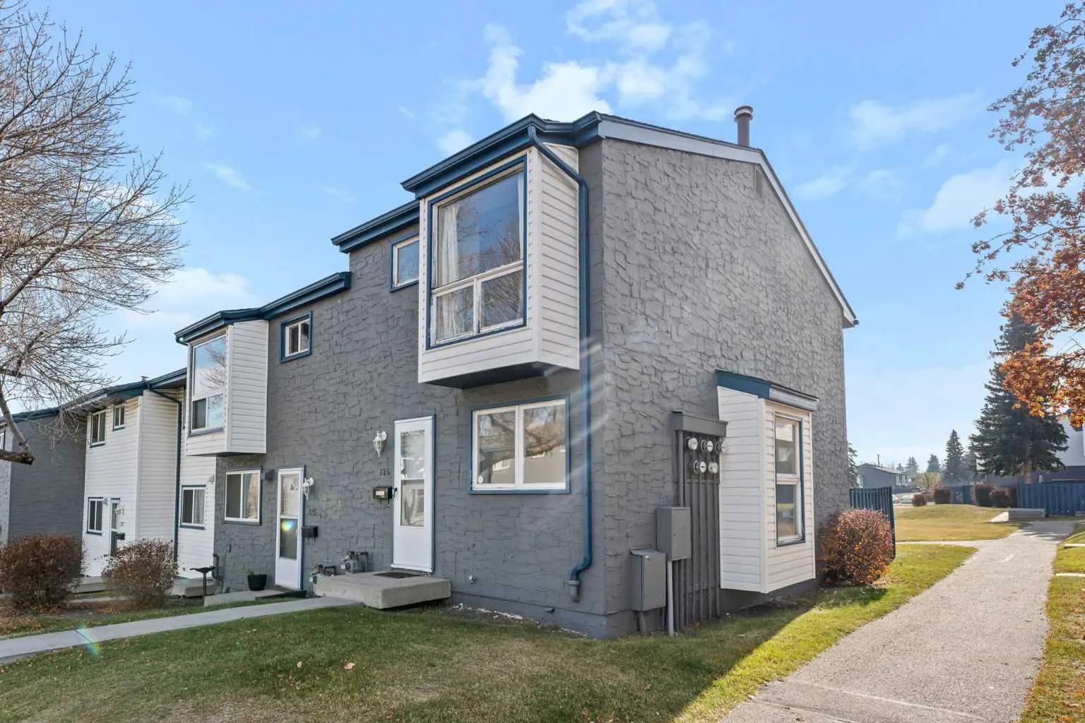 Xxx, Xxxx X Street Nw Calgary Alberta T2K 1B8 Thorncliffe Details