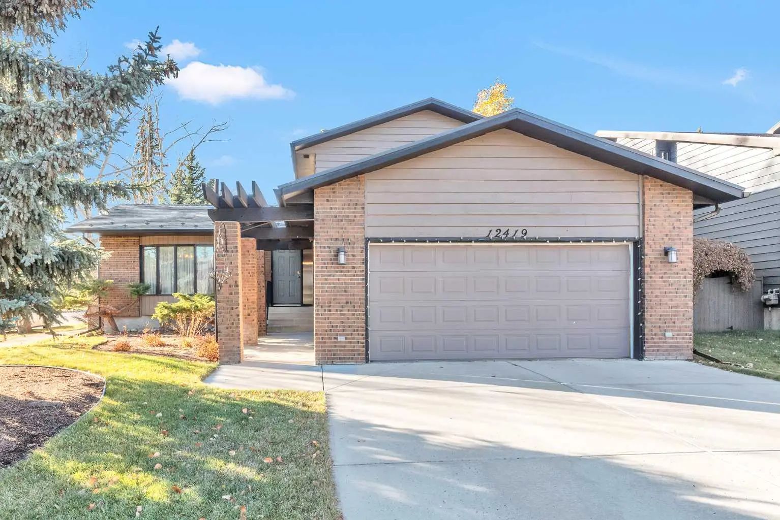Xxxxx Xx Street Sw Calgary Alberta T2W 4A1 Woodlands Details
