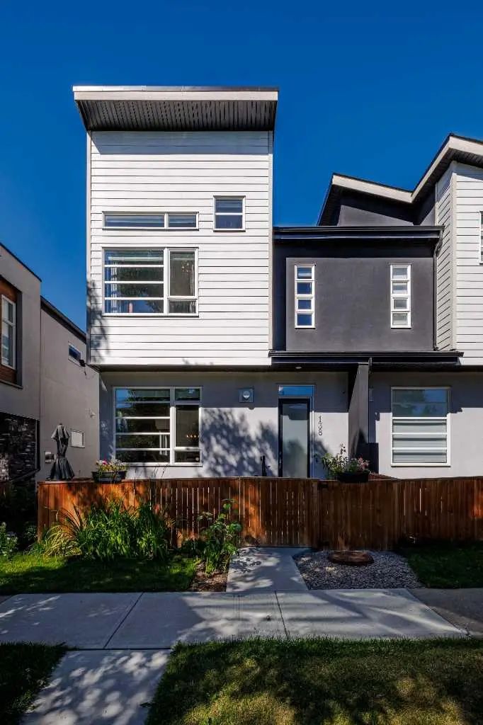X Xxx Xx Avenue Ne Calgary Alberta T2E 1T3 Tuxedo Park Details