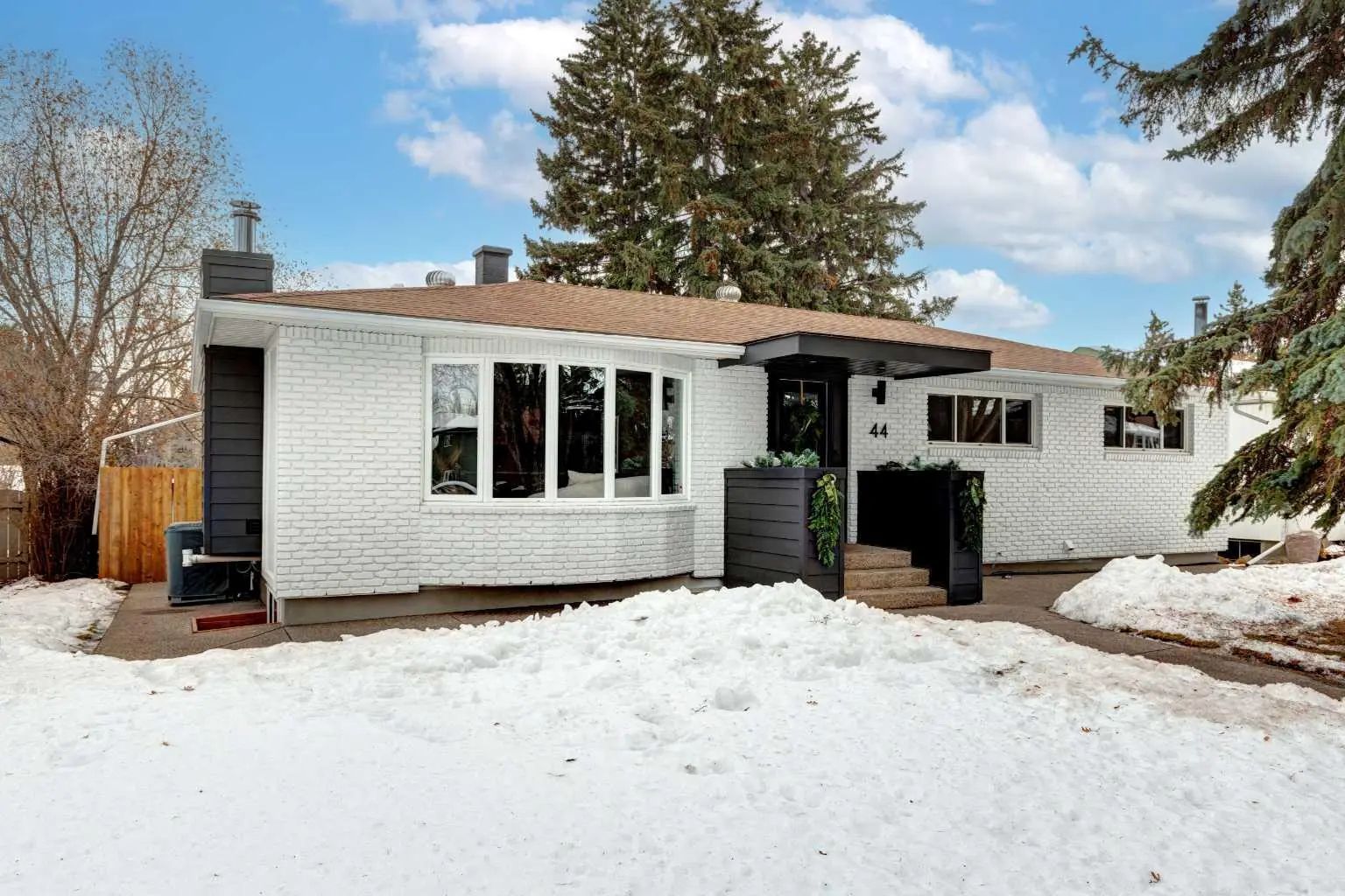 Xx Wimbledon Drive Sw Calgary Alberta T3C 3J4 Wildwood Details
