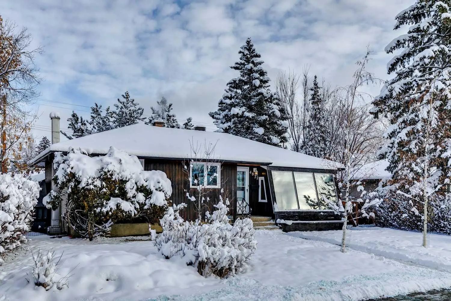 Xxxx Worcester Drive Sw Calgary Alberta T3C 3L6 Wildwood Details
