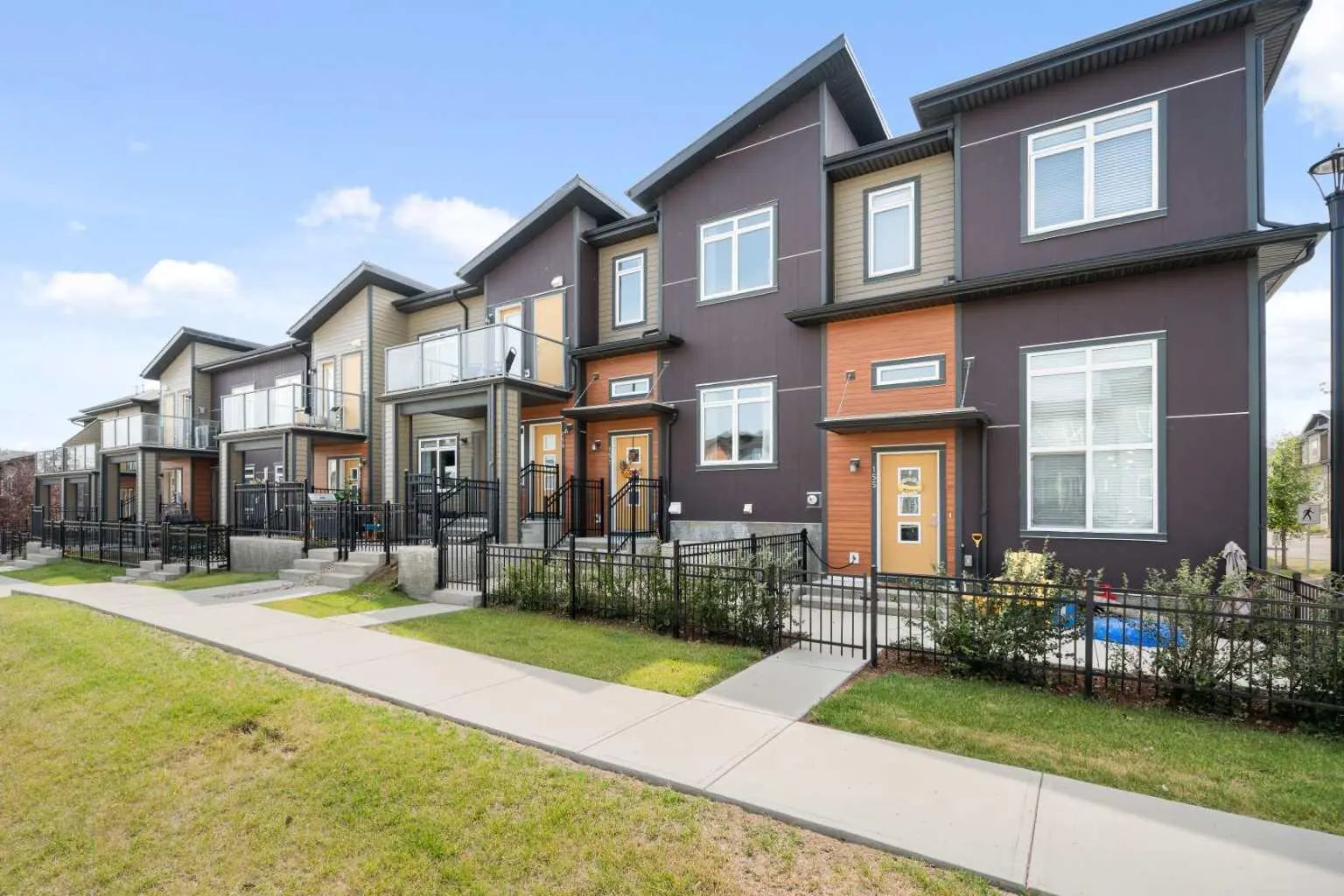 Xxx Sage Bluff Circle Nw Calgary Alberta T3R 1T5 Sage Hill Details